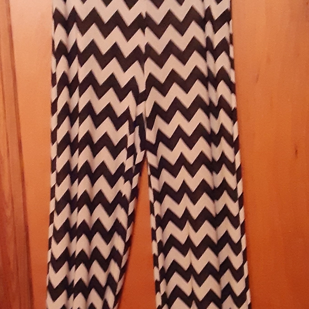 Chic black & tan Ultra Flirt pants size large